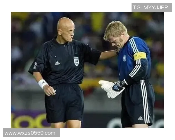 巴西光头退役足球明星的传奇人生与辉煌成就回顾 巴西光头退役足球明星的传奇人生与辉煌成就回顾