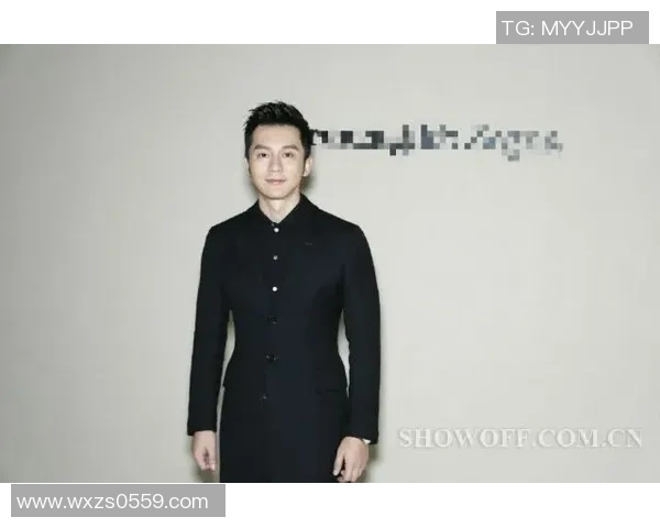 日本足球明星身着西装的时尚风采与魅力展示 日本足球明星身着西装的时尚风采与魅力展示