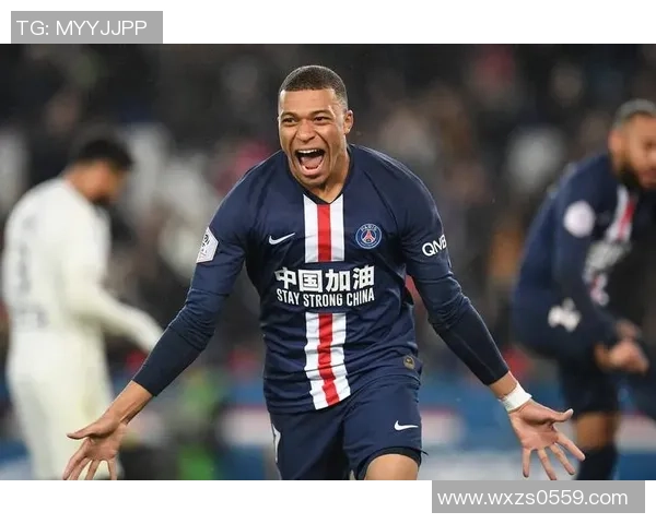 足球明星赛卡卡领衔众星云集激情对决展现足球魅力与友谊精神 足球明星赛卡卡领衔众星云集激情对决展现足球魅力与友谊精神